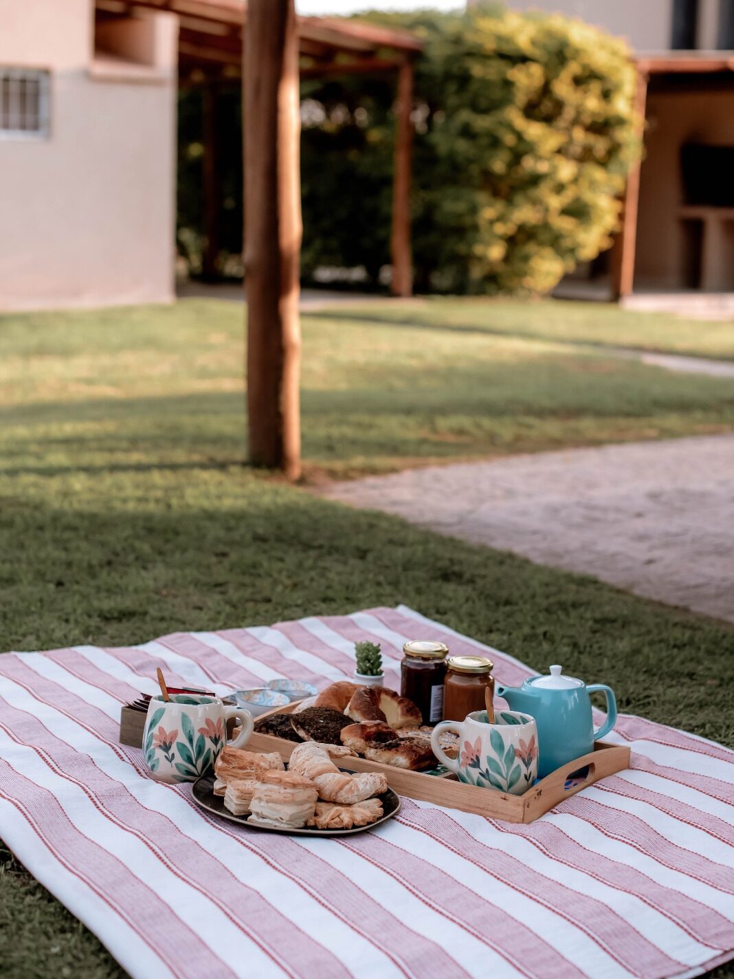 Picnic al aire libre en el parque de Cabañas Las Sirenas Premium Villa Urquiza