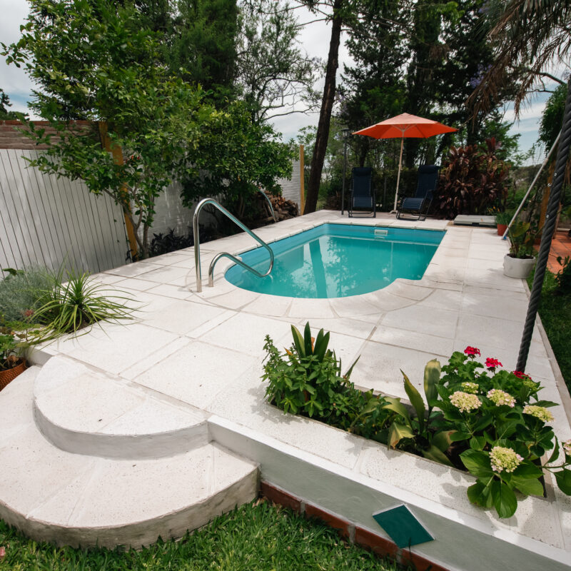 Pileta privada en Le Village Villa Urquiza Entre Rios, alojamiento exclusivo para parejas con vista al río Paraná