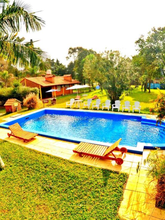 Casas de Campo Villa Urquiza Entre Rios con amplios espacios verdes, reposeras y tranquilidad en contacto con la naturaleza