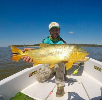 Pesca deportiva de dorados en Villa Urquiza Entre Rios , experiencia con embarcaciones modernas y almuerzo en la isla